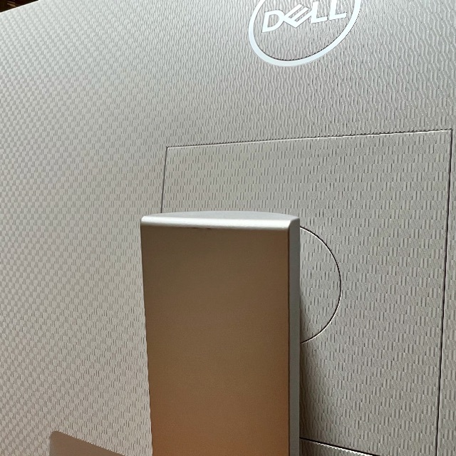 DELL(デル)のDELL デル S2722QC 27インチ 4K モニター スマホ/家電/カメラのPC/タブレット(ディスプレイ)の商品写真