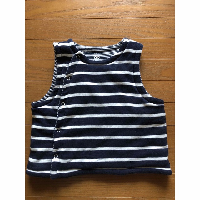 PETIT BATEAU(プチバトー)のPETIT BATEAU マニリエール&ミラレベスト キッズ/ベビー/マタニティのベビー服(~85cm)(カーディガン/ボレロ)の商品写真