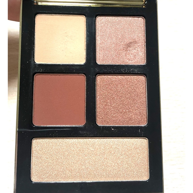 BOBBI BROWN(ボビイブラウン)のボビイブラウン　ジュエルローズアイパレット　限定　アイシャドウ コスメ/美容のベースメイク/化粧品(アイシャドウ)の商品写真