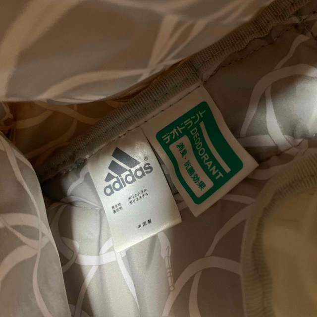 adidas(アディダス)の【アディダス】バックパック リュック ゴールド レディースのバッグ(リュック/バックパック)の商品写真