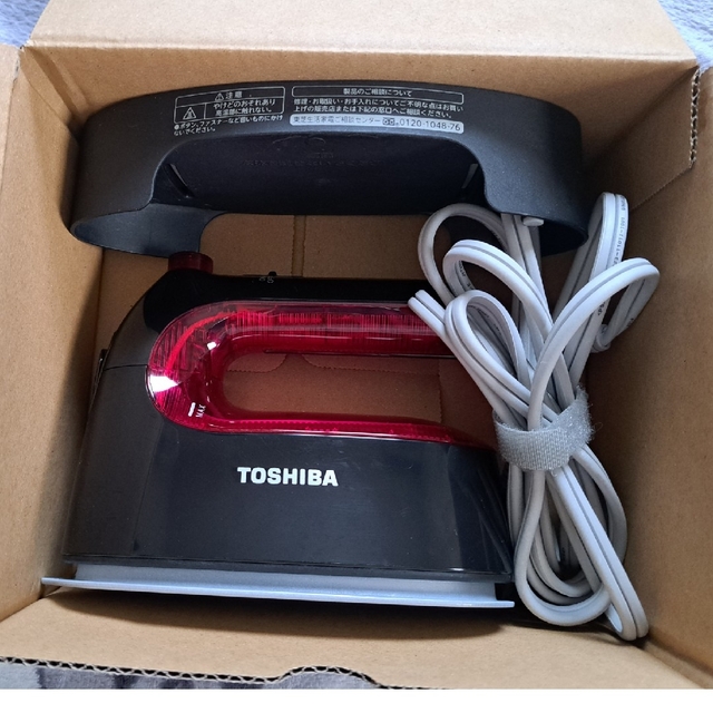 東芝(トウシバ)のTOSHIBA　衣類スチーマー　アイロン スマホ/家電/カメラの生活家電(アイロン)の商品写真