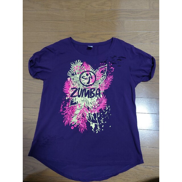 Zumba(ズンバ)のおしゃれダメージTシャツ(ラッキー様専用) スポーツ/アウトドアのトレーニング/エクササイズ(トレーニング用品)の商品写真