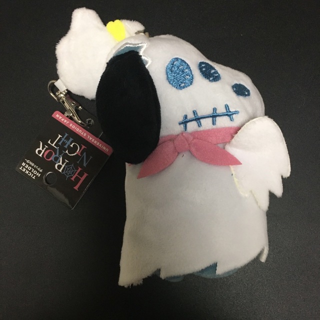 USJ(ユニバーサルスタジオジャパン)の新品タグ付きUSJ ハロウィン限定　SNOOPY ホラーナイト　パスケース レディースのファッション小物(名刺入れ/定期入れ)の商品写真