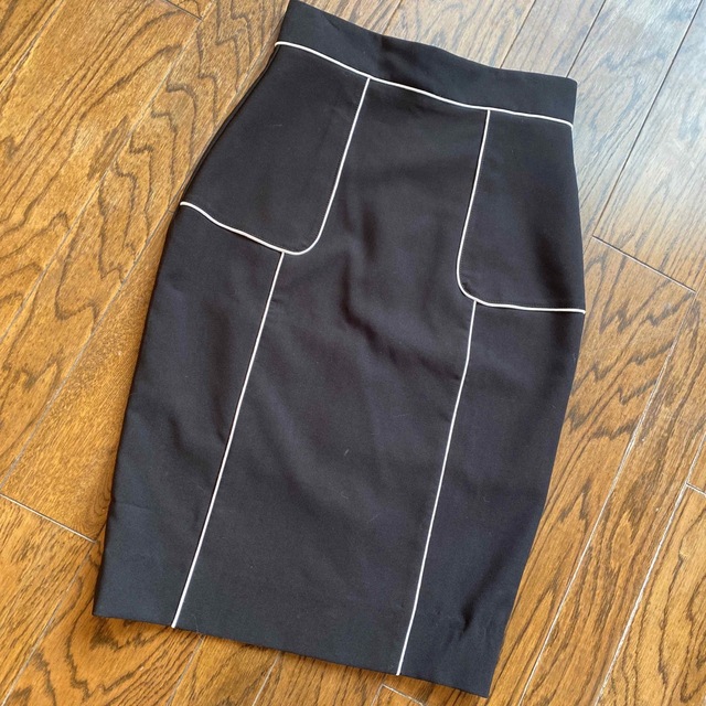 【美品】バイカラー　スリッド　タイトスカート　 レディースのスカート(ひざ丈スカート)の商品写真