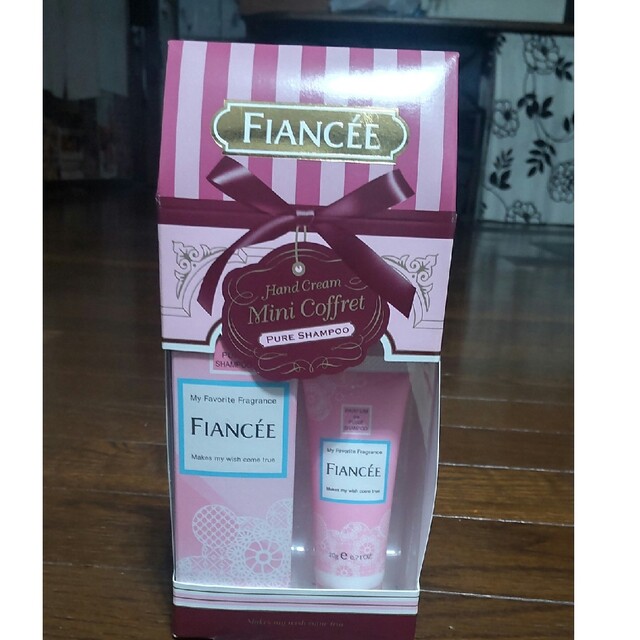 FIANCEE(フィアンセ)のフレグランス＆ハンドクリーム コスメ/美容の香水(その他)の商品写真