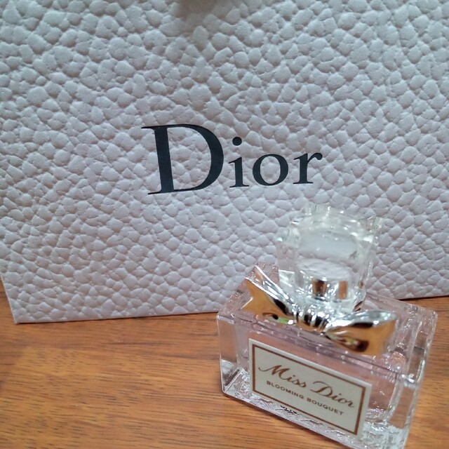 Christian Dior(クリスチャンディオール)のミスディオールブルーミングブーケ　5ml コスメ/美容の香水(香水(女性用))の商品写真