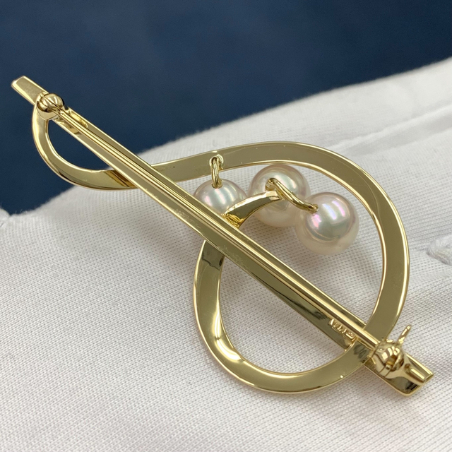 MIKIMOTO(ミキモト)のミキモト ブローチ MIKIMOTO ト音記号 音符 あこや真珠  K14 レディースのアクセサリー(ブローチ/コサージュ)の商品写真