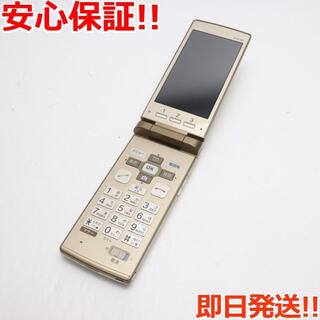 キョウセラ(京セラ)の美品 au KYF32 かんたんケータイ ゴールド (携帯電話本体)
