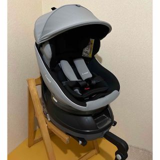 コンビ(combi)のみどり様専用　極美品　Combi クルムーブスマートLight ISOFIX (自動車用チャイルドシート本体)