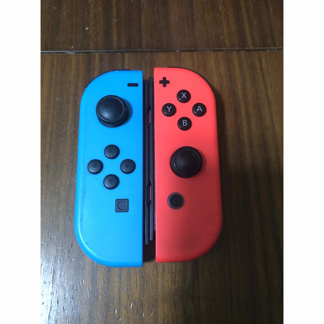 Nintendo Switch(ニンテンドースイッチ)の 【ジャンク】任天堂Switch コントローラー　Joy-Con 2点 エンタメ/ホビーのゲームソフト/ゲーム機本体(家庭用ゲーム機本体)の商品写真