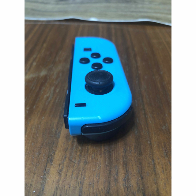 Nintendo Switch(ニンテンドースイッチ)の 【ジャンク】任天堂Switch コントローラー　Joy-Con 2点 エンタメ/ホビーのゲームソフト/ゲーム機本体(家庭用ゲーム機本体)の商品写真