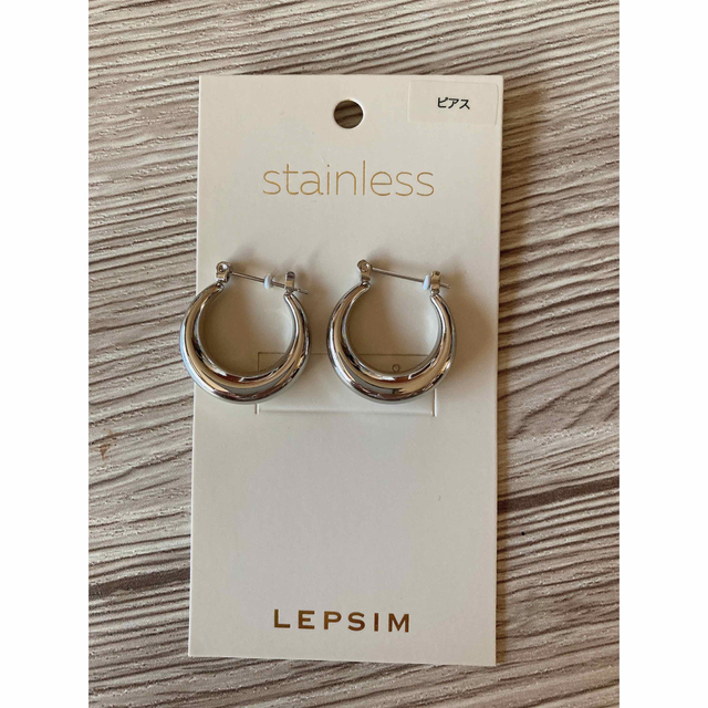 LEPSIM(レプシィム)のLEPSIM ステンレスフープピアス新品、未使用 レディースのアクセサリー(ピアス)の商品写真