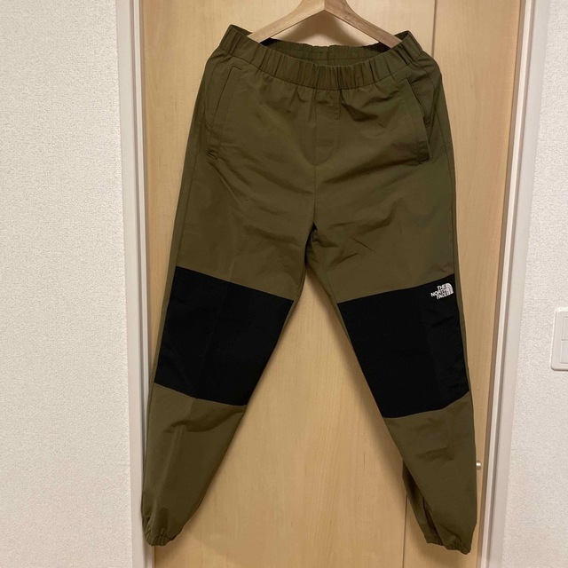 THE NORTH FACE(ザノースフェイス)の新品　ノースフェイス　Denali windパンツ メンズのパンツ(その他)の商品写真