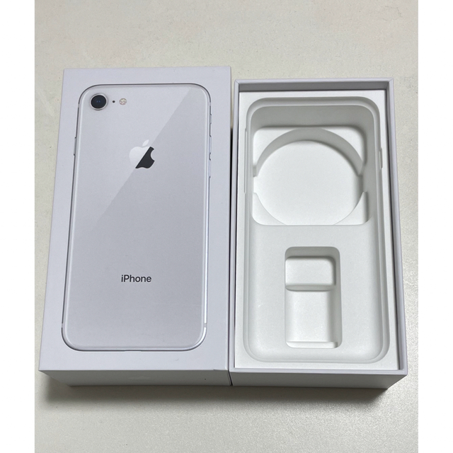 iPhone(アイフォーン)のiPhone8 本体　美品　SIMフリー スマホ/家電/カメラのスマートフォン/携帯電話(スマートフォン本体)の商品写真