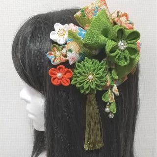 髪飾り 髪飾り緑 リボン緑 成人式髪飾り 卒業式 七五三 つまみ細工 ... つまみ細工 髪飾り ぼかし 緑 成人式 七五三 卒業式 No.177