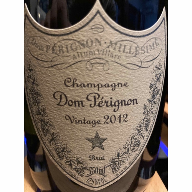 ドンペリニヨン 白 蒸し暑 2012年 750ml 正規品 (箱なし) ドンペリニヨン 白 蒸し暑 2012年 750ml 正規品 (箱なし)