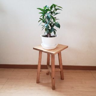 杉材を使用したスツールチェア/フラワースタンド(スツール)