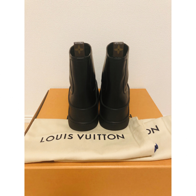 LOUIS VUITTON(ルイヴィトン)のルイ・ヴィトン ポーラーラインアンクルブーツ美品 レディースの靴/シューズ(ブーツ)の商品写真