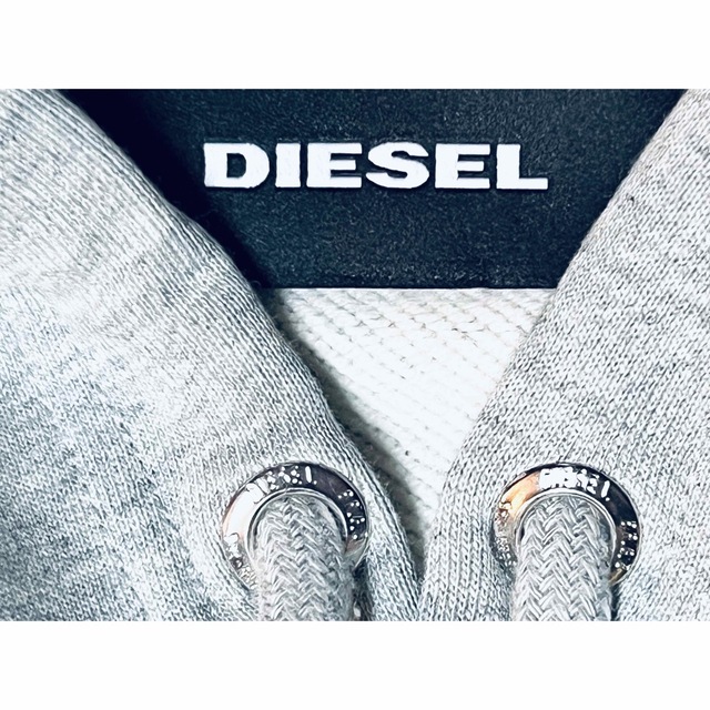 DIESEL(ディーゼル)のDIESEL  新品未使用　XLサイズ　ビッグサイズ　パーカー　ディーゼル メンズのトップス(パーカー)の商品写真