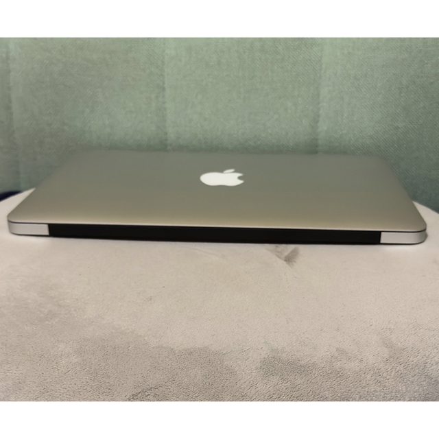 MacBook Air 11inch i5 4GB 128GBFlash2011 最新作の delabassee