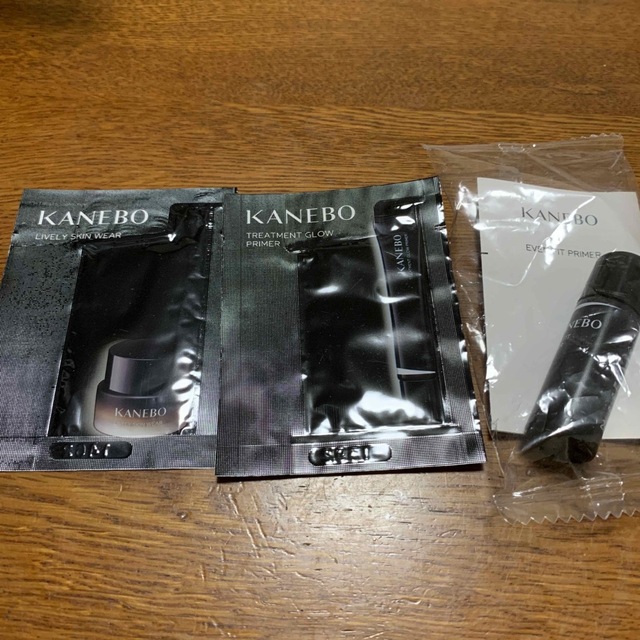 Kanebo(カネボウ)の【KANEBO】化粧下地　ファンデーション　サンプル コスメ/美容のキット/セット(サンプル/トライアルキット)の商品写真