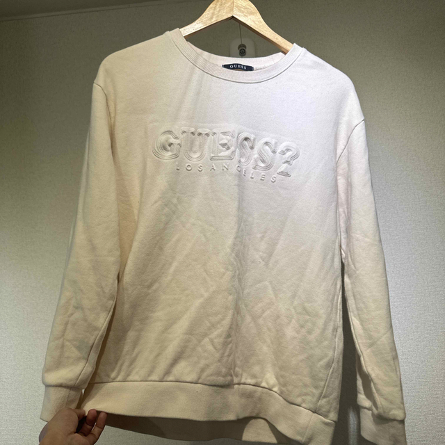 GUESS(ゲス)のGUESS トレーナー Sサイズ ベージュ メンズのトップス(Tシャツ/カットソー(七分/長袖))の商品写真