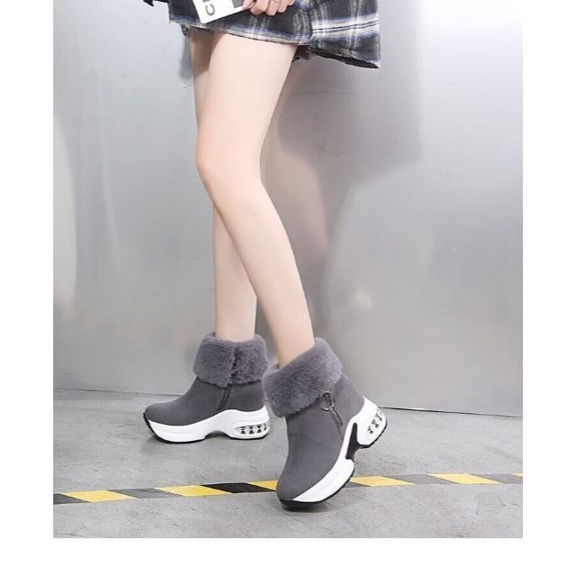 ショートブーツ ファーブーツ 厚底ブーツ グレー EU39（24.5cm） レディースの靴/シューズ(ブーツ)の商品写真