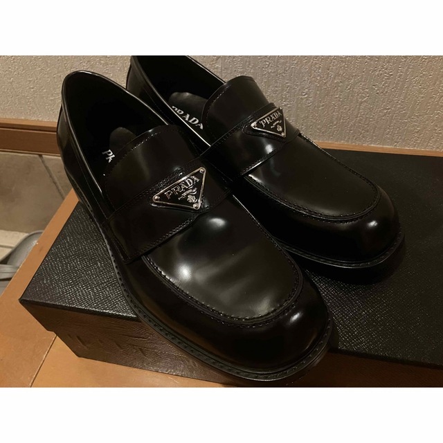 PRADA ブラッシュドレザー ローファー-