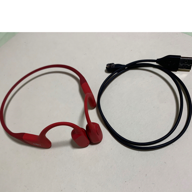 shokz openRun 骨伝導 イヤホン(充電器付き) 今年も話題の 7200円