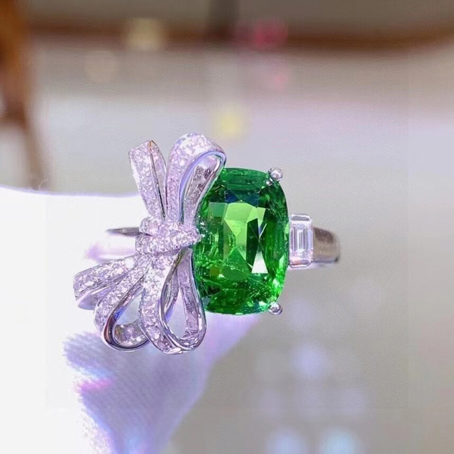 ⭐天然 ツァボライト  ダイヤ リング k18 3.6ct レディースのアクセサリー(リング(指輪))の商品写真