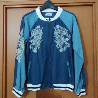 新品 未使用 刺繍が豪華 スタジャン デシグアル