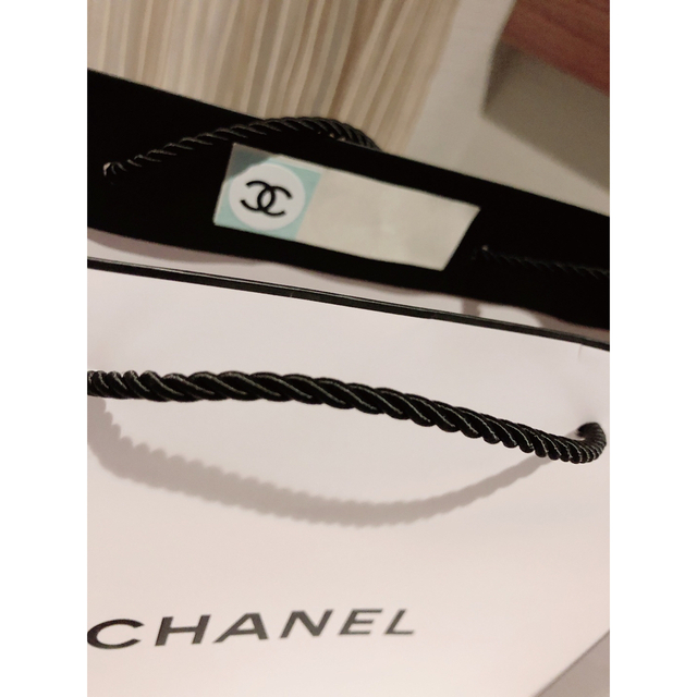 CHANELショッパー＆ラッピングBOX箱ボックスリボン紙袋2枚ギフトシール付き レディースのバッグ(ショップ袋)の商品写真