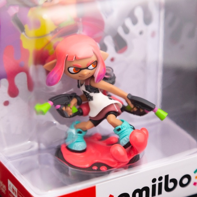 Nintendo Switch(ニンテンドースイッチ)の未開封・新品 Amiibo アミーボ ガール ネオンピンク エンタメ/ホビーのフィギュア(ゲームキャラクター)の商品写真