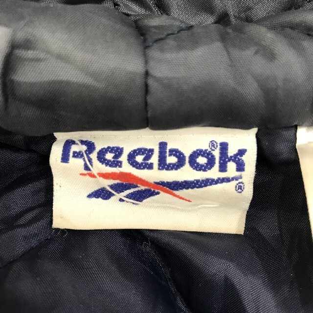 Reebok(リーボック)の【90年代 Reebok】ビッグロゴ 中綿入りブルゾン　A-006 メンズのジャケット/アウター(ブルゾン)の商品写真