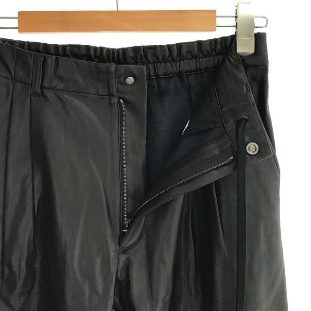 【新品】  stein / シュタイン | FAKE LEATHER WIDE TROUSERS / Dark charcoal フェイクレザー 2タック スラックス パンツ | S | ブラック | メンズ