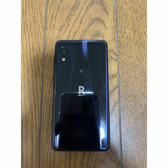 Rakuten(ラクテン)のRakuten mini ブラック c330 スマホ/家電/カメラのスマートフォン/携帯電話(スマートフォン本体)の商品写真