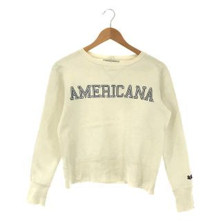 アメリカーナ(AMERICANA)のAmericana / アメリカーナ | × FREAK'S STORE フリークスストア 別注 AMERICANA フロッキー プリント 袖 ロゴ 刺繍 クルーネック スウェット | ホワイト | レディース(トレーナー/スウェット)