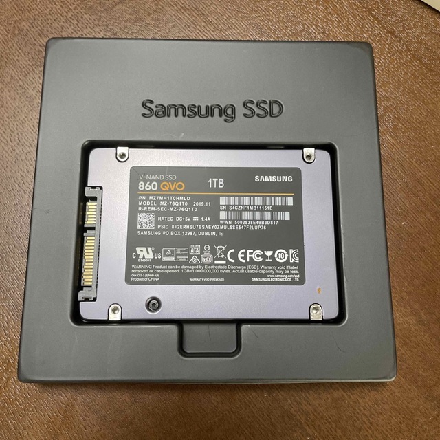 PCパーツSamsung 860QVO 1TB SSD