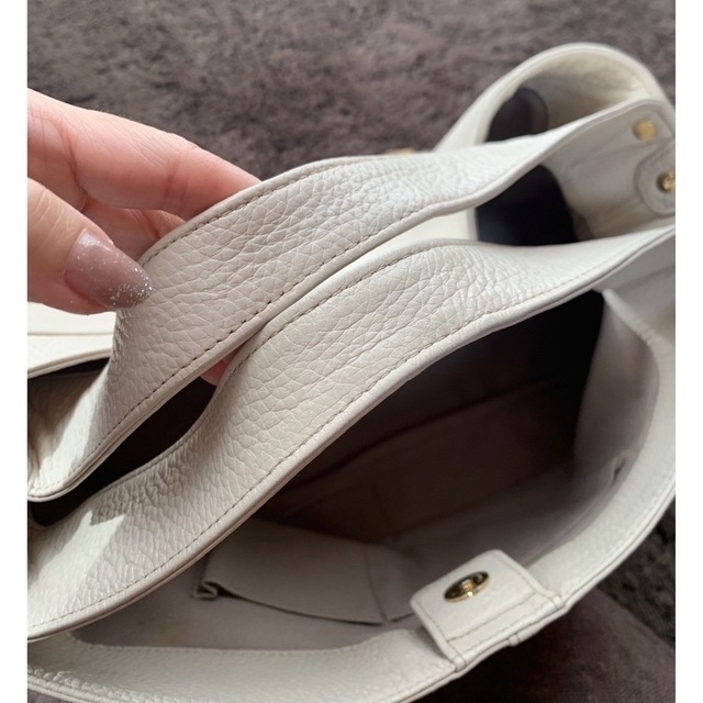 ATAO(アタオ)のSaa様専用  アタオ　エルヴィ　美品 レディースのバッグ(ショルダーバッグ)の商品写真