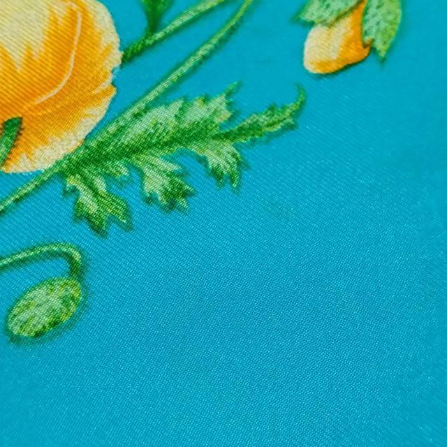 Hermes(エルメス)のエルメス スカーフ カレ90 ARABESQUES/花柄 レディースのファッション小物(バンダナ/スカーフ)の商品写真