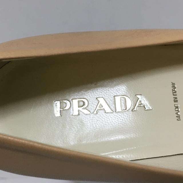 PRADA(プラダ)のプラダ パンプス 38 レディース - ベージュ レディースの靴/シューズ(ハイヒール/パンプス)の商品写真