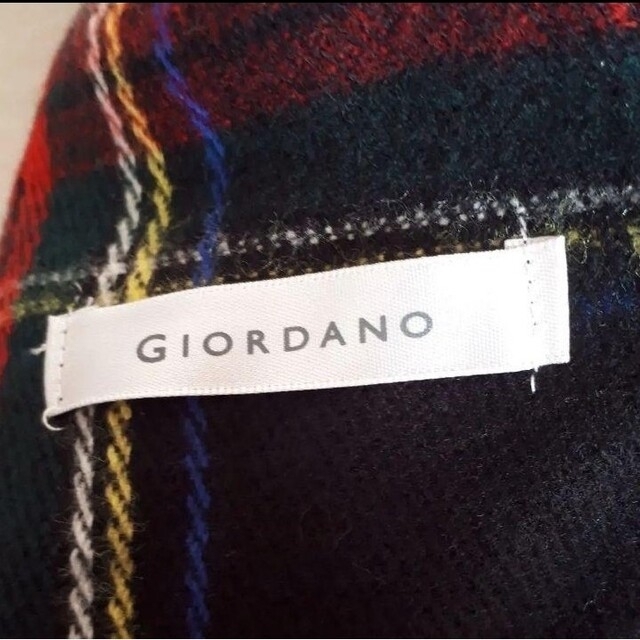 GIORDANO(ジョルダーノ)の新品　GIORDANO  チェック　大判マフラー  ストール　ショール レディースのファッション小物(マフラー/ショール)の商品写真