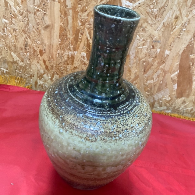 美術品、陶芸品 一輪挿し用の陶器の花瓶。 ( 新品未使用 ) - 陶芸