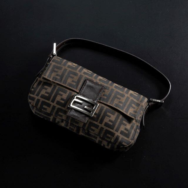 FENDI(フェンディ)のフェンディ FENDI ズッカマンマワンショルダーバッグSM 26424 レディースのバッグ(ショルダーバッグ)の商品写真