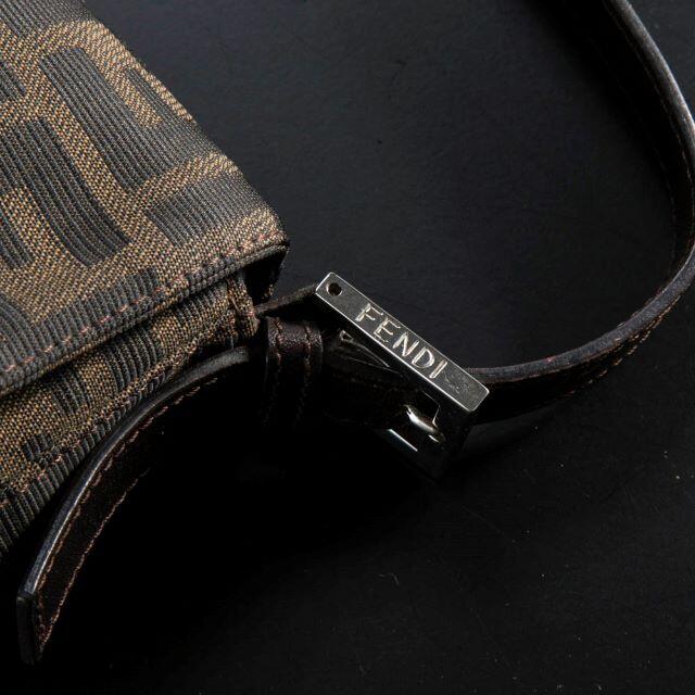 FENDI(フェンディ)のフェンディ FENDI ズッカマンマワンショルダーバッグSM 26424 レディースのバッグ(ショルダーバッグ)の商品写真