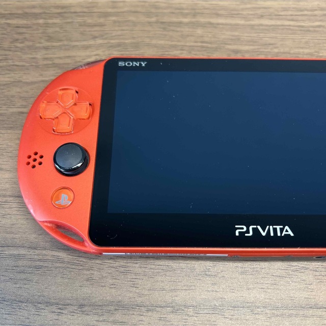 PlayStation Vita(プレイステーションヴィータ)の★本体美品★ PlayStation Vita メタリックレッド エンタメ/ホビーのゲームソフト/ゲーム機本体(携帯用ゲーム機本体)の商品写真