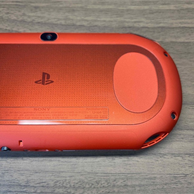 PlayStation Vita(プレイステーションヴィータ)の★本体美品★ PlayStation Vita メタリックレッド エンタメ/ホビーのゲームソフト/ゲーム機本体(携帯用ゲーム機本体)の商品写真