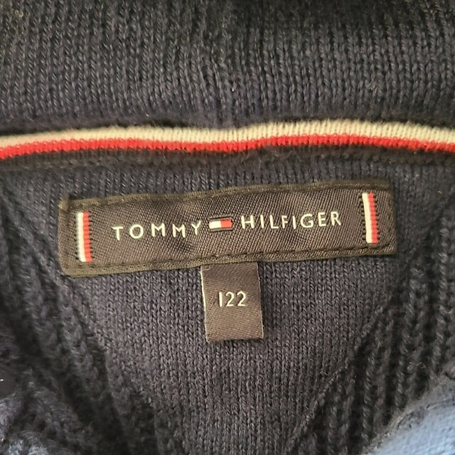 TOMMY HILFIGER(トミーヒルフィガー)のTOMMY ニットフーディ【120】 キッズ/ベビー/マタニティのキッズ服男の子用(90cm~)(ニット)の商品写真