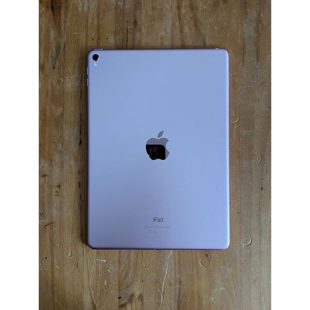 iPad Pro 9.7インチ128GB　WiFi 3