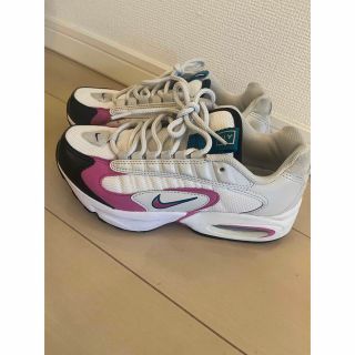 ナイキ(NIKE)の【美品】ナイキ スニーカー PINK NIKE AIR MAXTRIAX 96 (スニーカー)